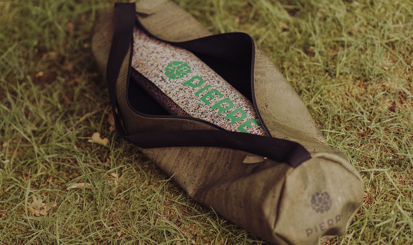 PIERRE cork yoga mat bag detail