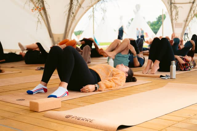 Rock Werchter Knees To Chest Group